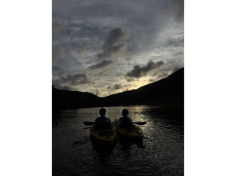 【奄美大島 / 1組様限定貸切案内】黄昏サンセットマングローブカヌーツアーの紹介画像