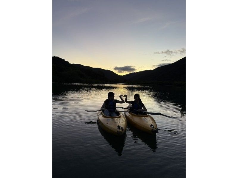 【奄美大島 / 1組様限定貸切案内】黄昏サンセットマングローブカヌーツアーの紹介画像