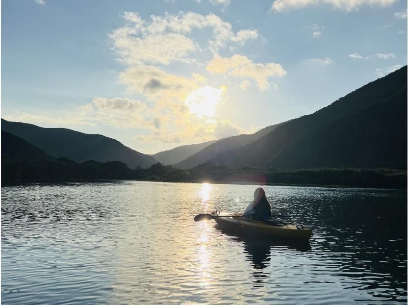 【奄美大島 / 1組様限定貸切案内】サンセットマングローブカヌーとアマミノクロウサギ探検ナイトツアーの紹介画像