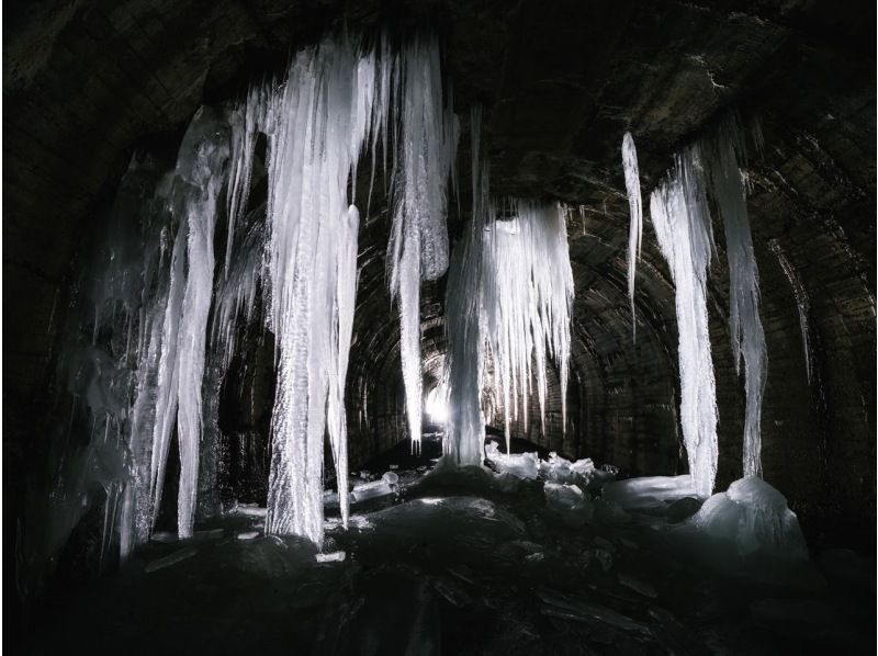 【福島・飯坂温泉】氷の神殿 万世大路スノーシューの紹介画像