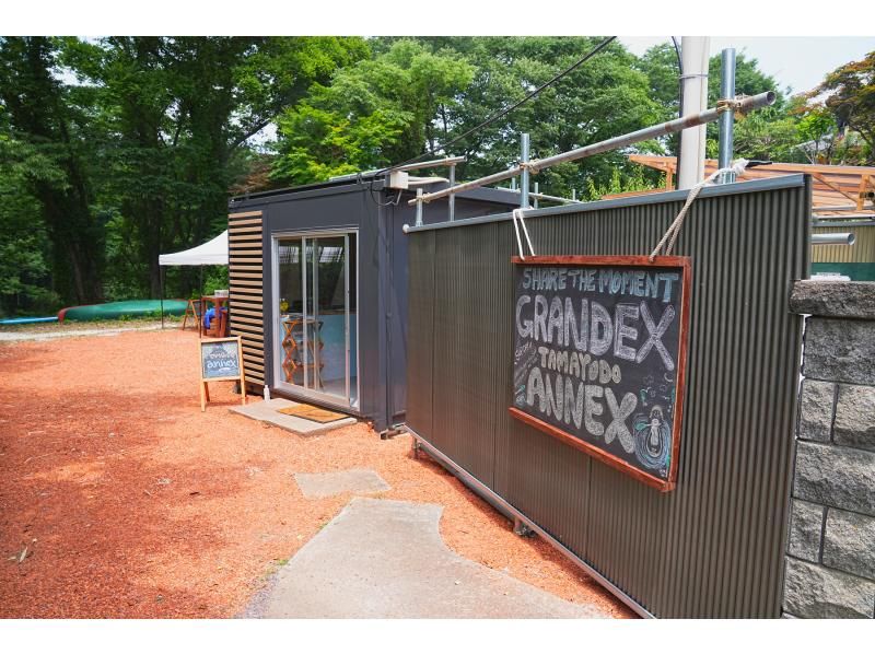 【埼玉・長瀞レイクSUP】自然に囲まれた静かな湖でのんびりSUPでクルージング！静かな湖で&ldquo;ととのう&rdquo;水上チル時間♪駅から徒歩約3分♪の紹介画像