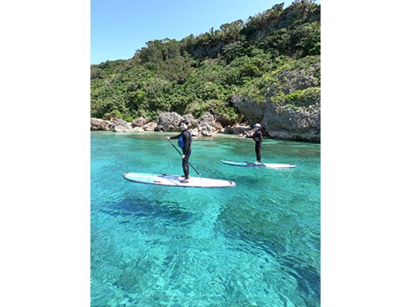 【沖縄・うるま市】美ら島海道島冒険ツアーライト！カヤックor SUP（1時間30分コース）の紹介画像