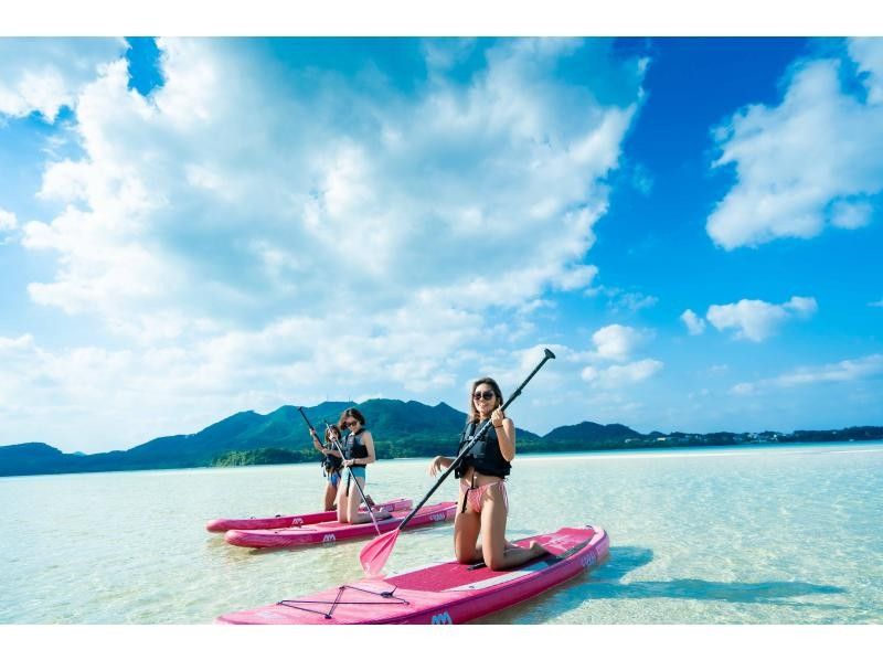 ★Student discount★ [Spectacular views! Kabira Bay SUP] Enjoy the pure white sand of Kabira Bay ★ Ishigaki Island's No. 1 spectacular spot [Cheapest in the industry] Family discount★ Same-day booking available, transportation, equipment and photos free!の紹介画像