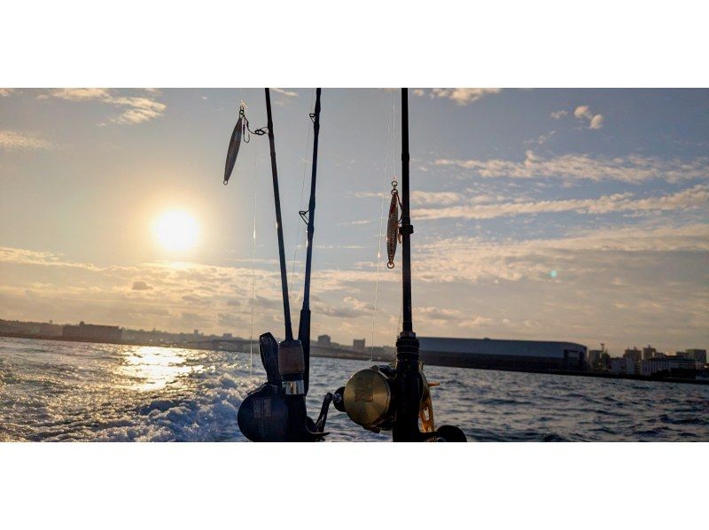 [Departing from Ginowan Marina, Okinawa] Fully-private boat charter! [Super Light Jigging (SLJ)] 3.5-hour courseの紹介画像