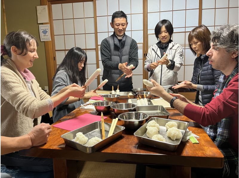 [Akita Prefecture, Mitane Town] Walking in nature with an Akita dog & making "Miso Tsukeritanpo"の紹介画像