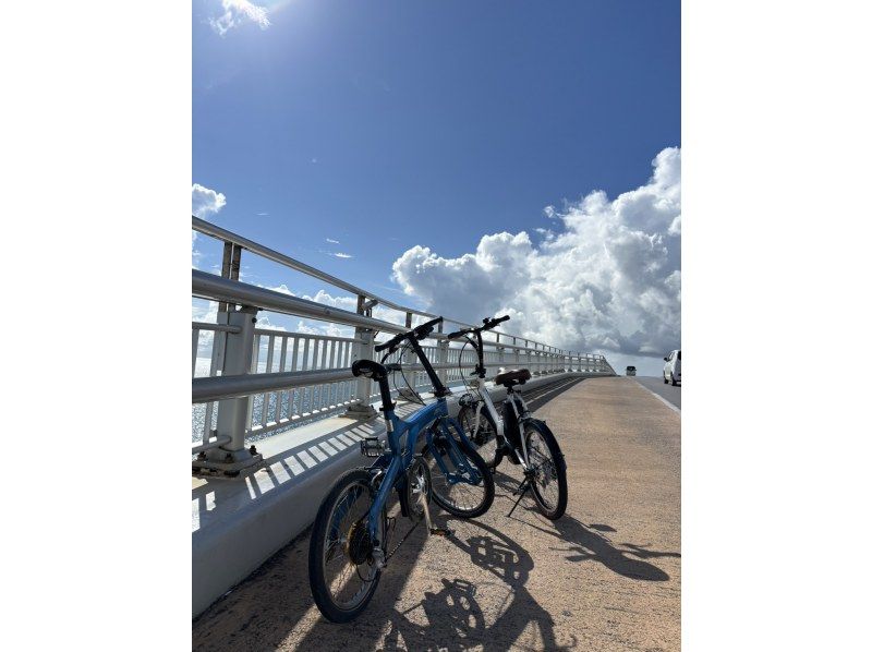 【沖縄・宮古島】絶景を走る!宮古島3大橋サイクリングツアー/電動アシスト自転車で初心者も安心♪の紹介画像