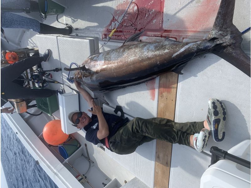 【沖縄・石垣島】カジキ釣りトローリング体験・初心者大歓迎！手ぶらでカジキ釣りが体験できます。の紹介画像