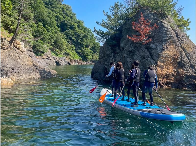 【若狭・常神半島】秋のチルSUPツアー《海面に映る空や紅葉のリフレクションを眺めよう！》の紹介画像