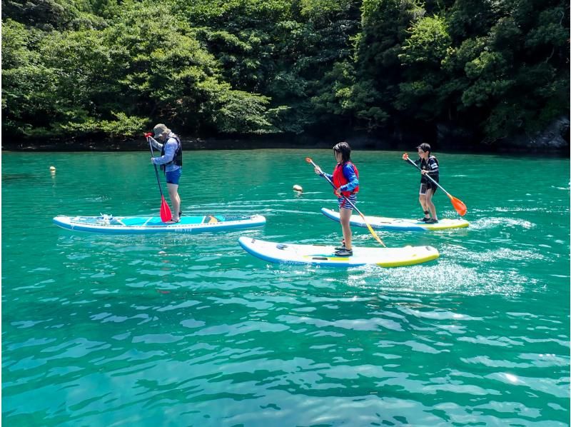 【若狭・常神半島】秋のチルSUPツアー《海面に映る空や紅葉のリフレクションを眺めよう！》の紹介画像