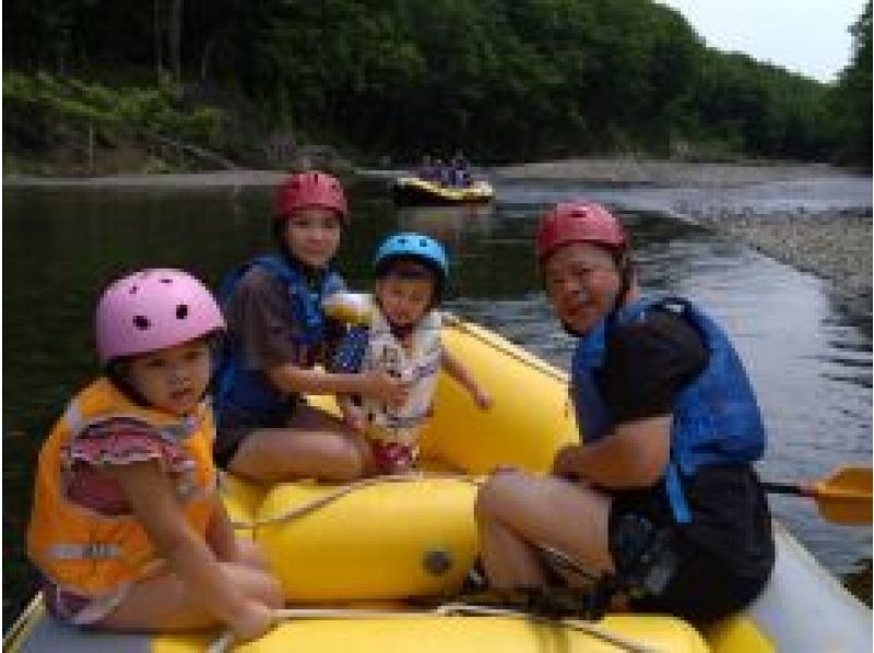 [Hokkaido, Minamifurano] Sorachi River Kids Rafting ♪ Free photo data! OK for ages 3 and up!の紹介画像
