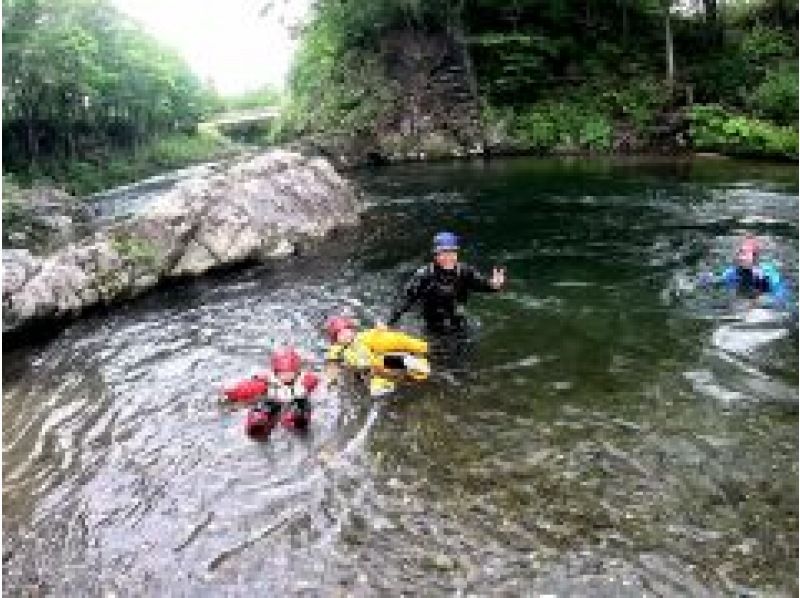 [Hokkaido, Minamifurano] Sorachi River Kids Rafting ♪ Free photo data! OK for ages 3 and up!の紹介画像