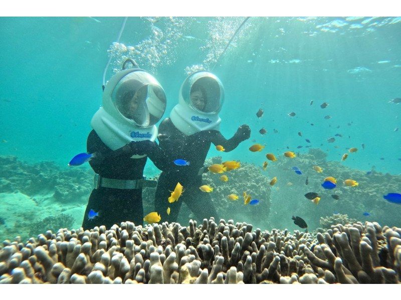 《Underwater walk in Ishigaki Island!》 Sea walker by boat, your face won't get wet, safe even if you can't swim, recommended for women too! (Free photo data)の紹介画像