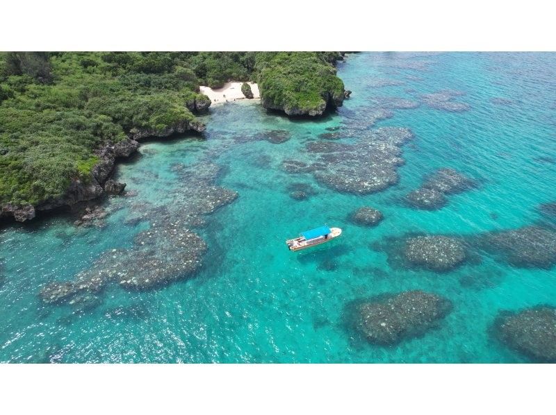 新プラン☆宮古島/ボートツアー【サンゴの楽園とミガメが待つ冒険の旅】旅の思い出をワンランク上にしたいアナタにおすすめ！ドローン撮影込み。の紹介画像