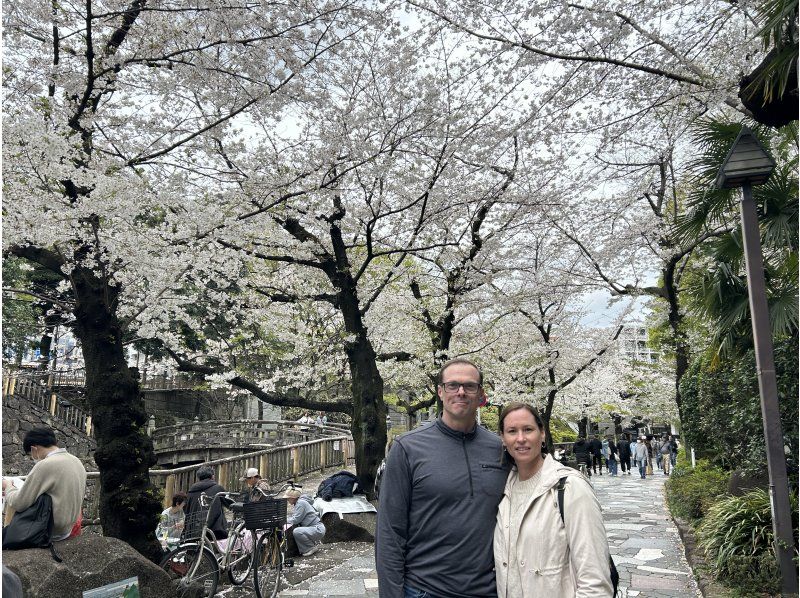 【東京・王子】歴史ある重要文化財の酒蔵を見学、音無川で桜鑑賞、飛鳥山のレストランで唎酒ランチ、オリジナル酒枡のお土産付き！の紹介画像