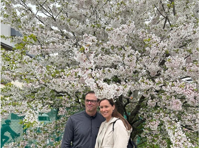 【東京・王子】歴史ある重要文化財の酒蔵を見学、音無川で桜鑑賞、飛鳥山のレストランで唎酒ランチ、オリジナル酒枡のお土産付き！の紹介画像