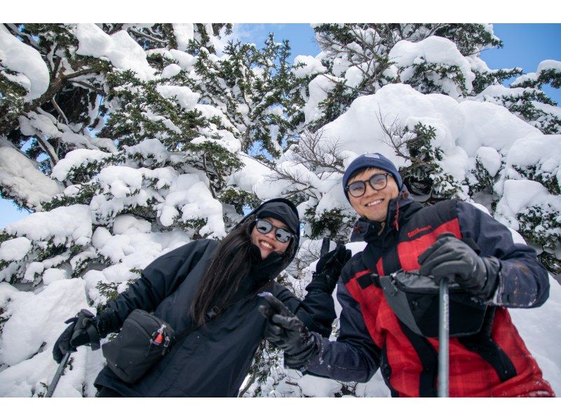 【北海道，富良野】欢迎初学者！雪鞋徒步之旅！体验大雪山的隐秘美景，并在温泉中放松身心。の紹介画像