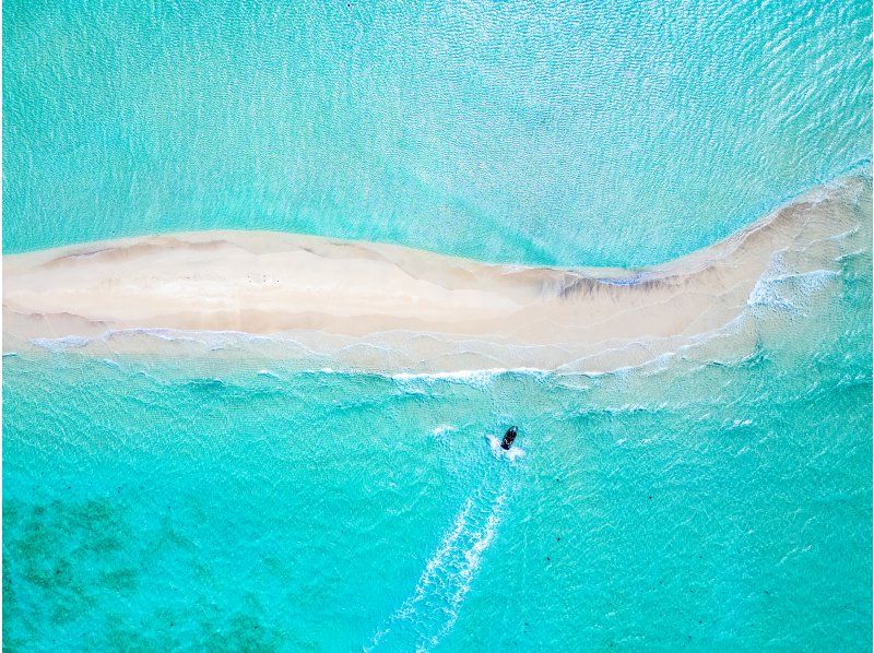 【沖縄・宮古島】2025年OPEN!! 船で行く “ユニの浜ツアー” 現役カメラマンのドローン撮影＆データ無料!! 3歳以下無料!!の紹介画像