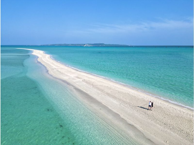 【沖縄・宮古島】“ユニの浜上陸ツアー” ボートで約5分!! GW当日予約OK!! 現役カメラマンのドローン撮影無料!! 3歳以下無料!! の紹介画像