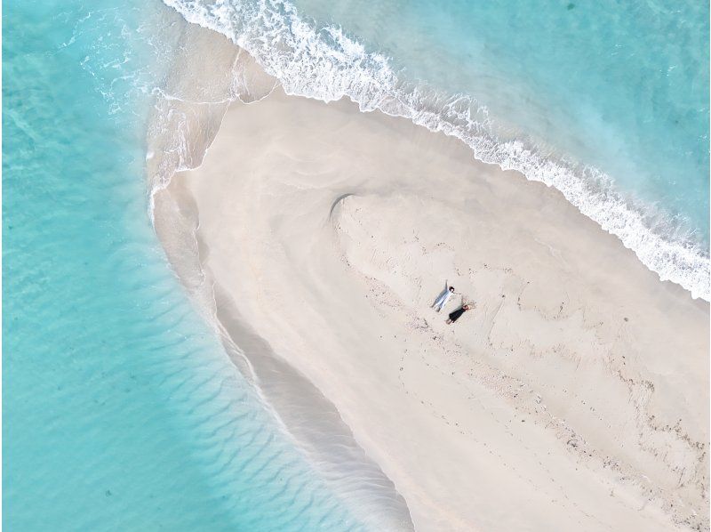 【沖縄・宮古島】 &ldquo;ユニの浜 ドローン撮影ツアー&rdquo; 現役テレビカメラマンが撮影！ボートで約5分で上陸！3歳以下無料！迷ったら弊社へ♪の紹介画像