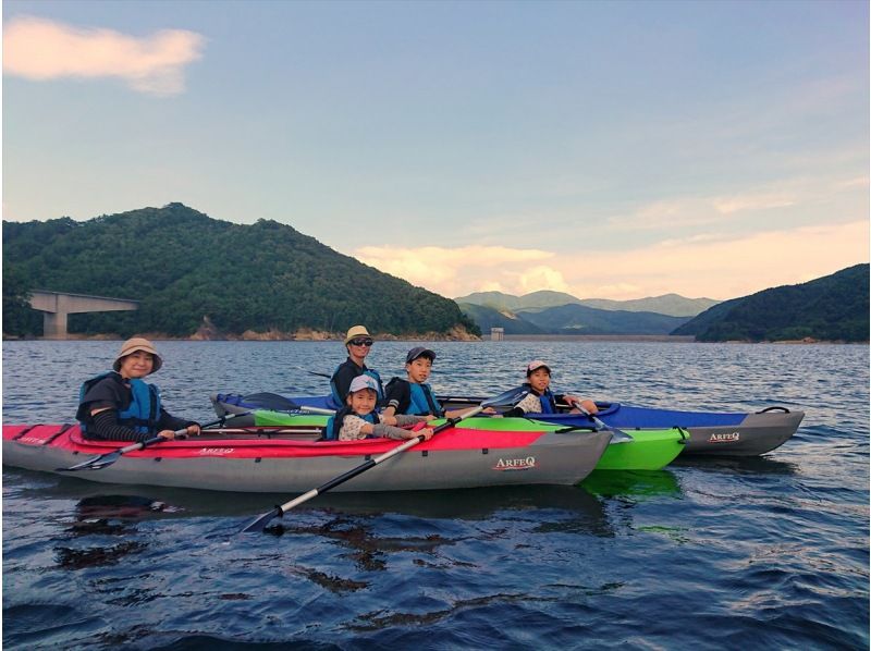 [Fukushima, Iizaka Onsen] Kayak tour of the high-quality water from the dam lake, nurtured by the beautiful natural environment of the water sourceの紹介画像