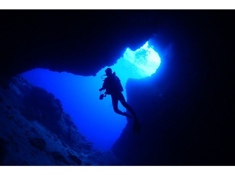 【沖縄・宮古島】地形を潜るFUNダイビング1日ツアー（2DIVE）カメラ・ライト・コンピューター無料レンタル！の紹介画像