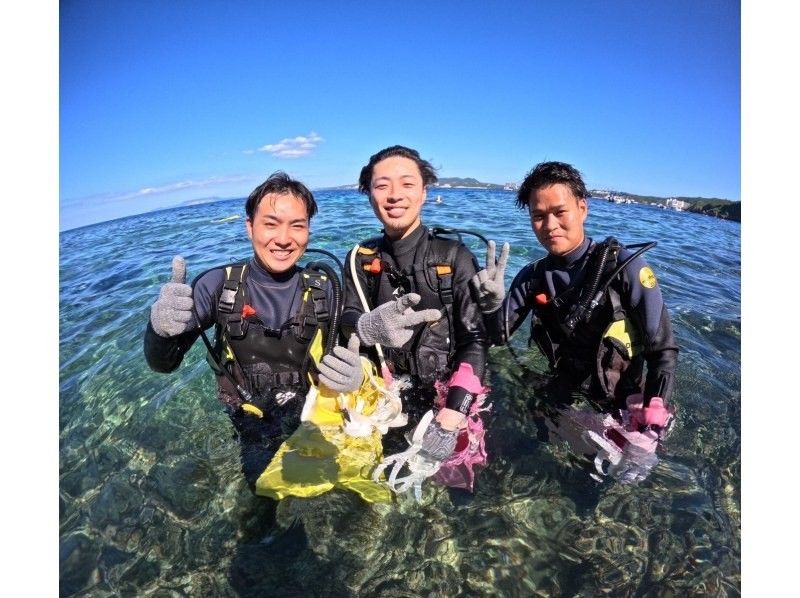 [Okinawa, Northern] Beginners are also welcome! Coral Reef Churaumi Boat Experience Diving Half-day 2 dives Great video shooting planの紹介画像