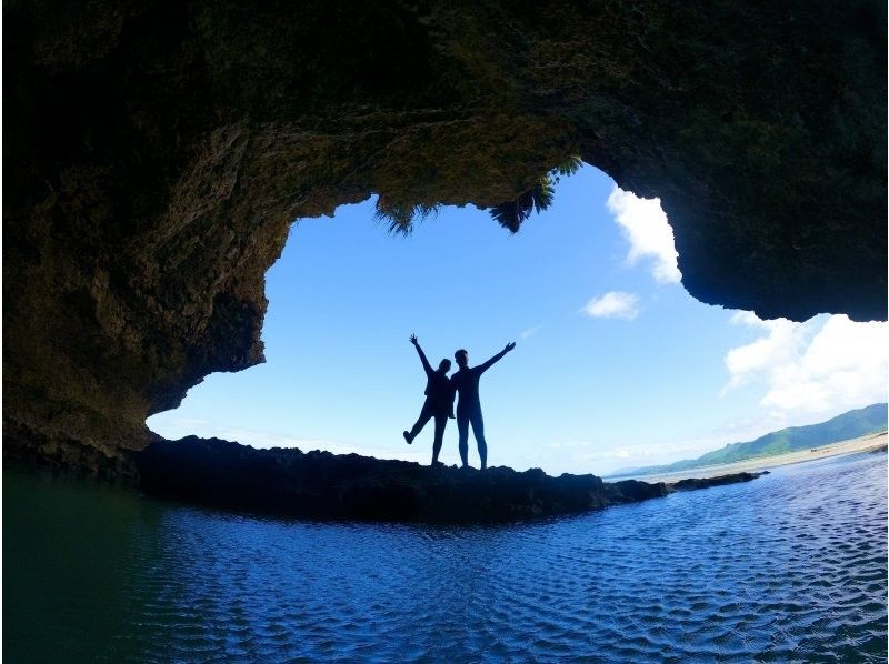 【石垣島1日】『川平クリアサップ』✖︎『青の洞窟98%遭遇ウミガメシュノーケル』✖︎『癒しの滝』✖川平湾ドローン＆一眼レフ＆ゴープロ撮影無料の紹介画像