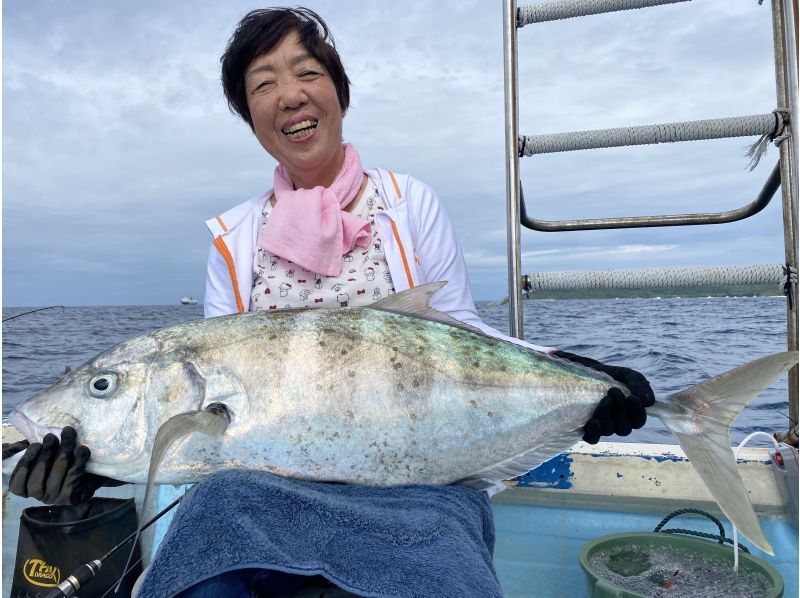 半日船釣り＋竹富島定期船チケット付き【レンタル無料・手ぶらでOK】の紹介画像