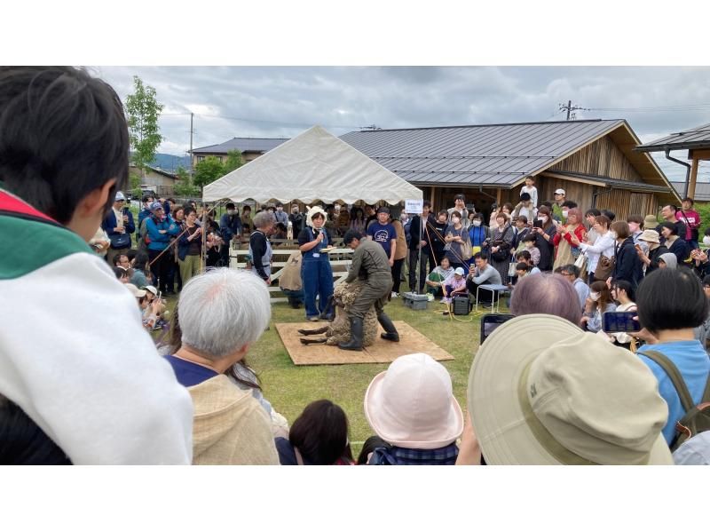 【岩手・盛岡】羊まみれの1日ウールピクニックを満喫し、手紡ぎ＆手織りコースターをつくろう。の紹介画像