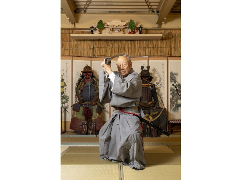 【오사카・교바시】일본도・검술・경기 체험 기간 한정! 갑옷을 착용한 일본도·검술·경기 체험 “장군 촬영 코스”の紹介画像