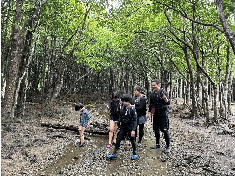 [国家公园] [乘独木舟游览] 90分钟路线。在经验丰富的岛屿导游的陪伴下享受有趣的游览。海上活动游览。厕所、淋浴和免费停车场！ ！の紹介画像