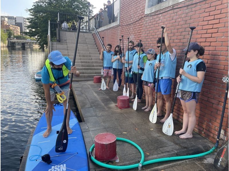 [Yokohama] English guided SUP tour to enjoy the city of Yokohama and the Canal (2 hour course)の紹介画像