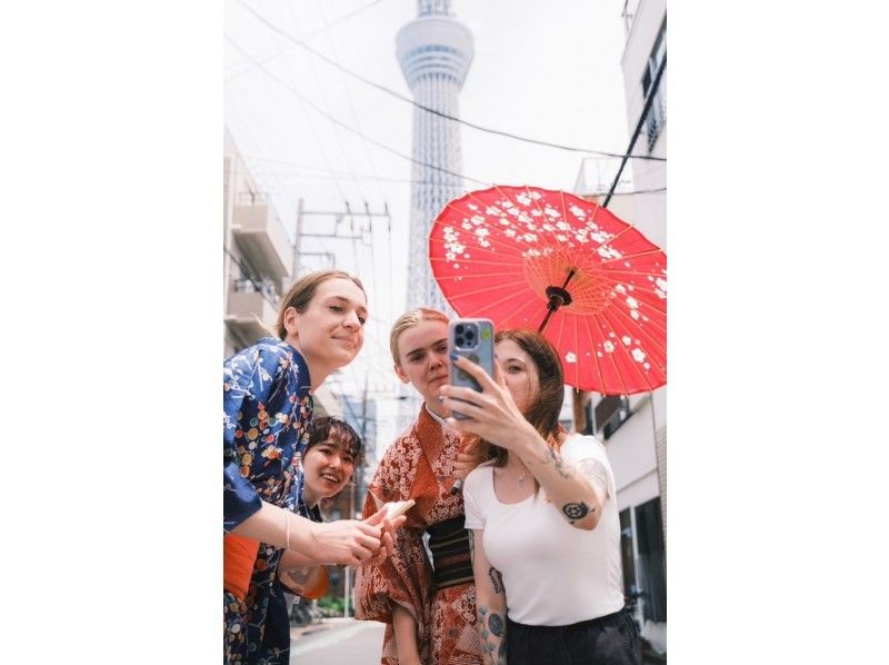 [Tokyo, Asakusa] Sightseeing in Asakusa - Tokyo Skytree - Taking photos in a kimono - Rickshaw ride! Families (children welcome), couples, friends, and singles are all welcome!の紹介画像