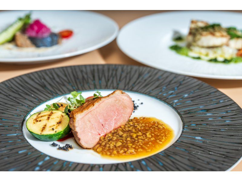 【兵庫・神戸】19:15発ナイトクルーズ「フレンチ(ルーナ)コース」鮮魚・お肉・デザートなど♪船上で過ごす特別な時間を！の紹介画像