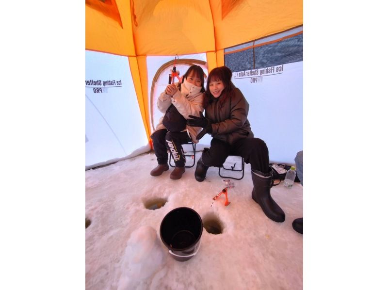 [Hokkaido, Sapporo] Ice fishing for smelt on the Barato River! And tempura ~Pickup and drop-off ~