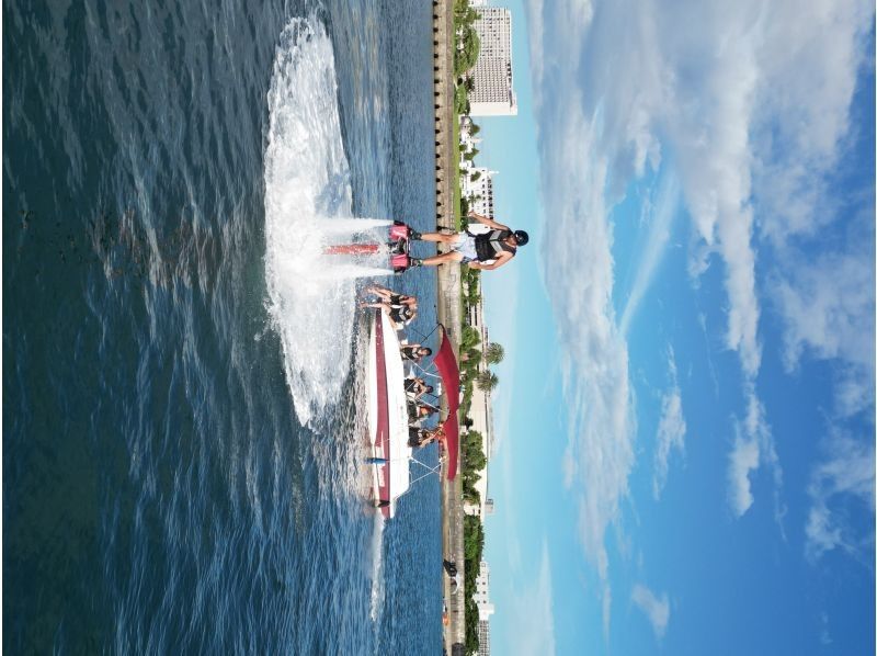 【沖繩、那霸、宜野灣】無需攜帶任何裝備！提供潛水服租賃服務。乘坐我們獨創的船隻體驗水上飛行器！免費提供360°全景相機拍攝服務。の紹介画像