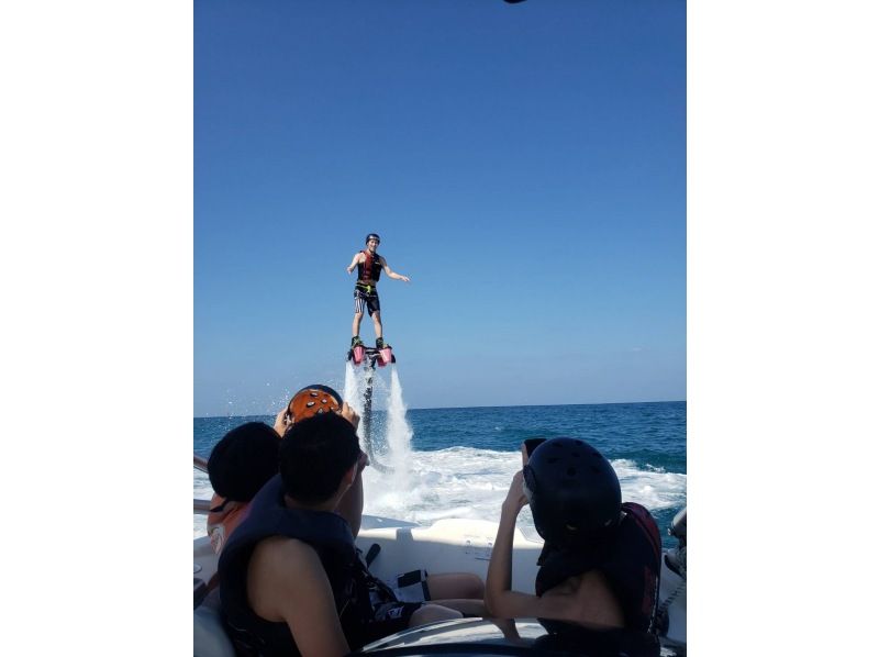 [Flyboard on a dedicated boat] Instagrammable! 360 ° C camera photo free gift ☆ Empty-handed OK (wet suit rental available)の紹介画像