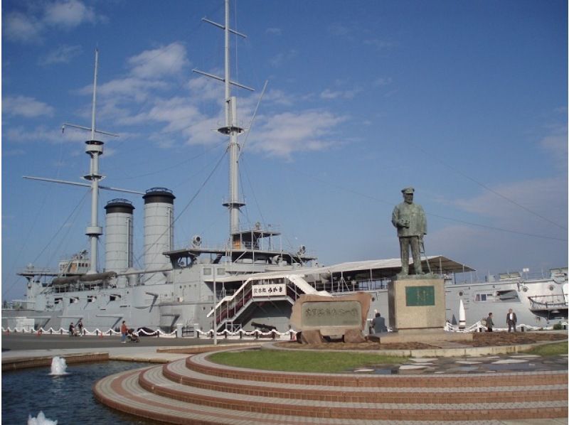 日米の艦船を海上から見学！横須賀軍港めぐり乗船＆記念艦三笠内で食べる海軍カレーのご昼食【029029‐187】の紹介画像