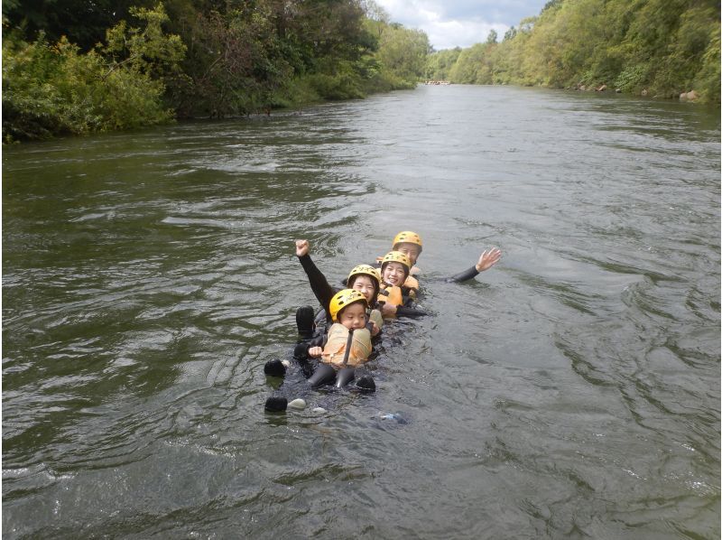 ニセコ貸切ファミリーラフティング／1組限定・半日ツアー【写真＆動画データ付】の紹介画像