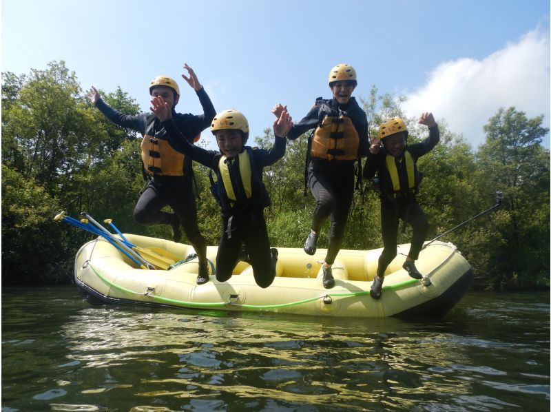ニセコ貸切ファミリーラフティング／1組限定・半日ツアー【写真＆動画データ付】の紹介画像