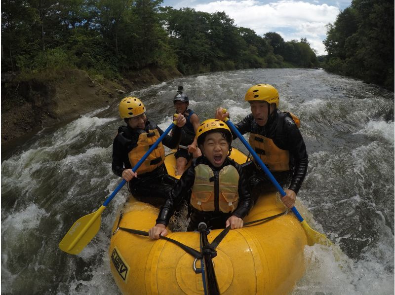 ニセコ貸切ファミリーラフティング／1組限定・半日ツアー【写真＆動画データ付】の紹介画像