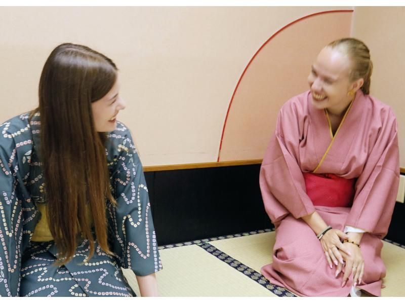 Learn Zen in a class of making Matcha tea & writing brushes OsakaCastlの紹介画像