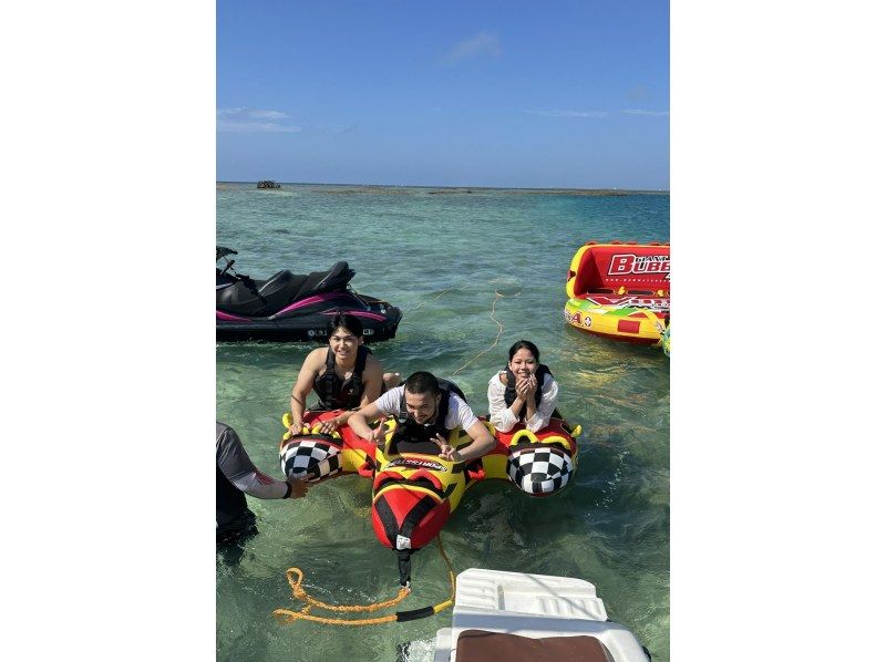 [Okinawa, Naha, Itoman] Unlimited 100-minute rides on a variety of towing tubes in the uninhabited island sea! Enjoy the Okinawan sea to the fullest with clear kayaks, clear SUPs, and sea scooters!の紹介画像