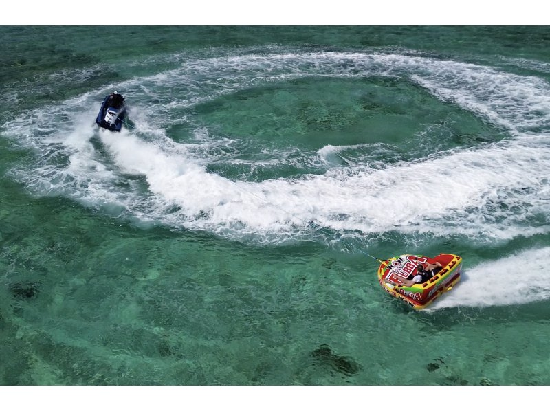 【糸満・那覇】無人島の海でクリアサップやウェイクボード、バナナボート含む絶叫系で遊びまくろう！10種類のマリンアクティビティ90分遊び放題！の紹介画像