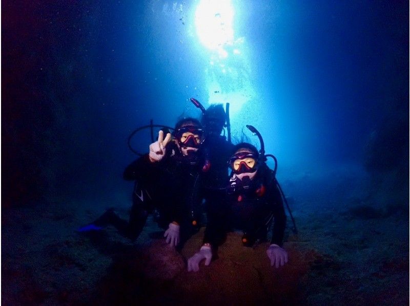 【沖縄・青の洞窟】水深12m！体験ダイビング2DIVEプラン♪一組完全貸切♪動画・写真撮影無料！の紹介画像