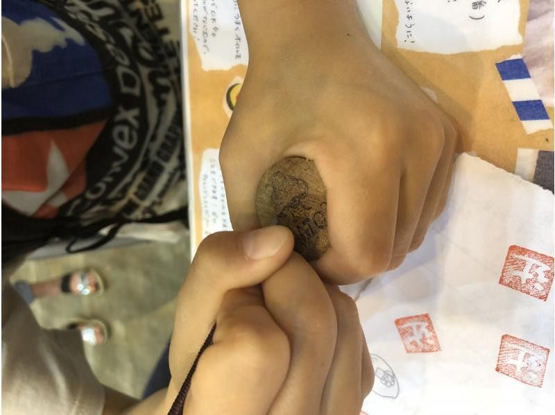 【山梨・笛吹】山梨の果物の木を利用した木工体験！桃や葡萄の街ならではの木を使ってお箸やスプーンやお皿を作ってお土産にお持ち帰りいただけます！の紹介画像
