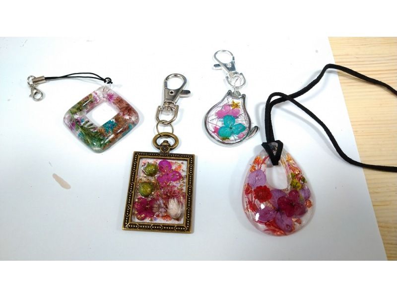 [Mie/Suzuka] UV resin handmade experience ♪ You can make two flower accessories etc.の紹介画像