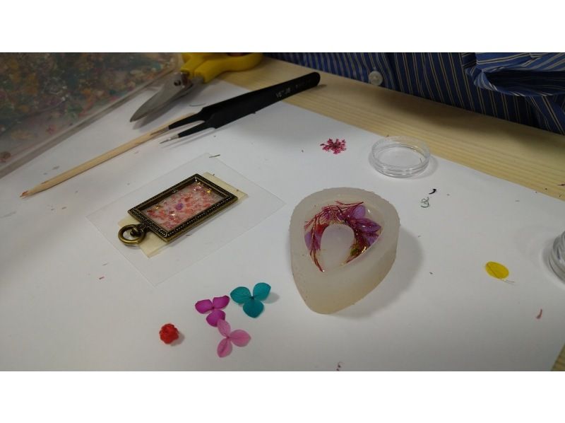 [Mie/Suzuka] UV resin handmade experience ♪ You can make two flower accessories etc.の紹介画像