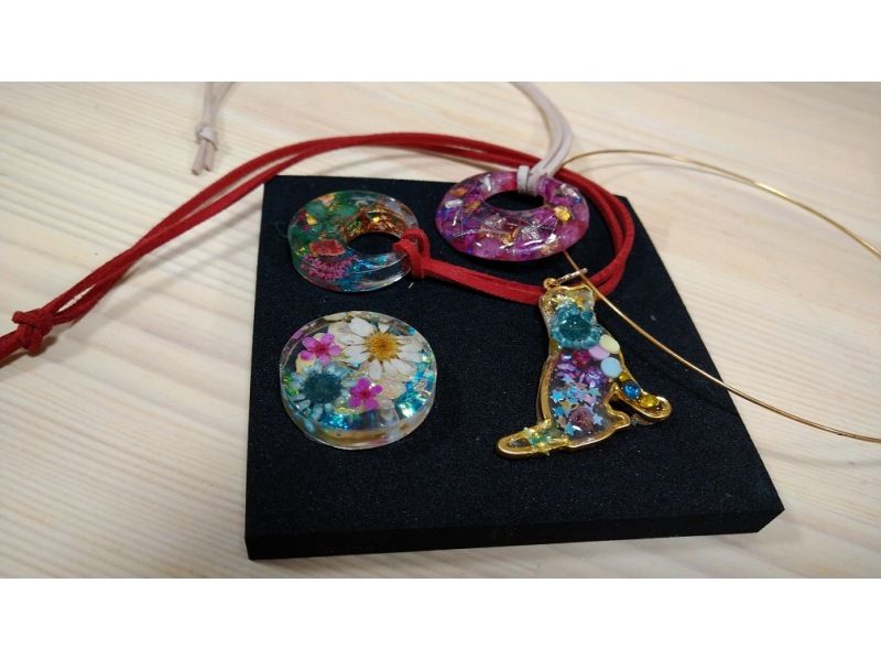 [Mie/Suzuka] UV resin handmade experience ♪ You can make two flower accessories etc.の紹介画像