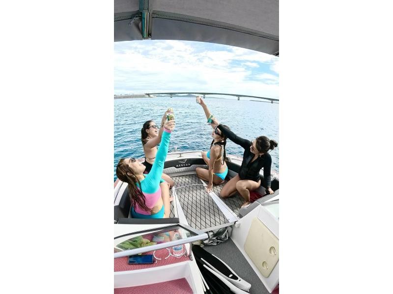 【沖縄・伊平屋島/半日】クルーズボート（貸切り☆3時間プラン）シュノーケル＆スキンダイビングなど遊び方自由！《送迎無料》グループ旅行に最適☆の紹介画像